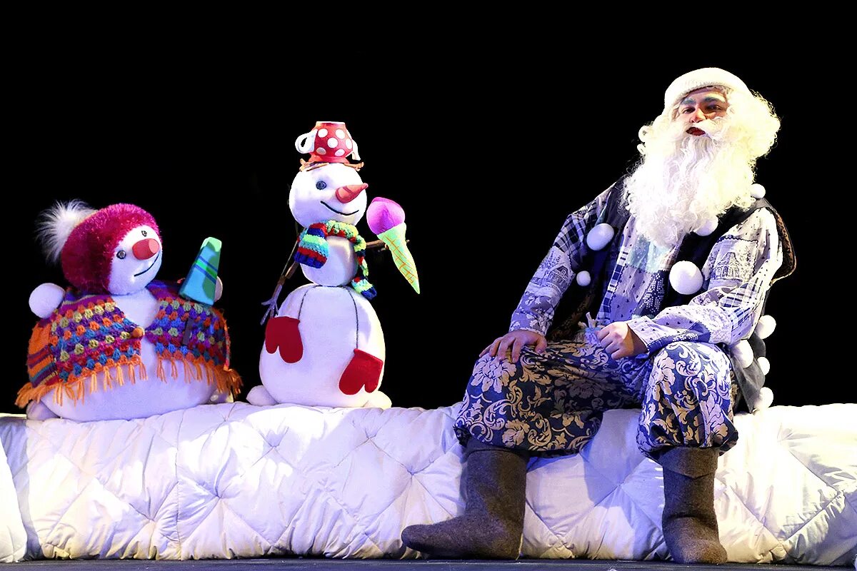 школа снеговиков спектакль. школа снеговиков театр кукол. школа снеговиков спектакль. новогодние спектакли для детей 2022. школа снеговиков спектакль театр кукол.
