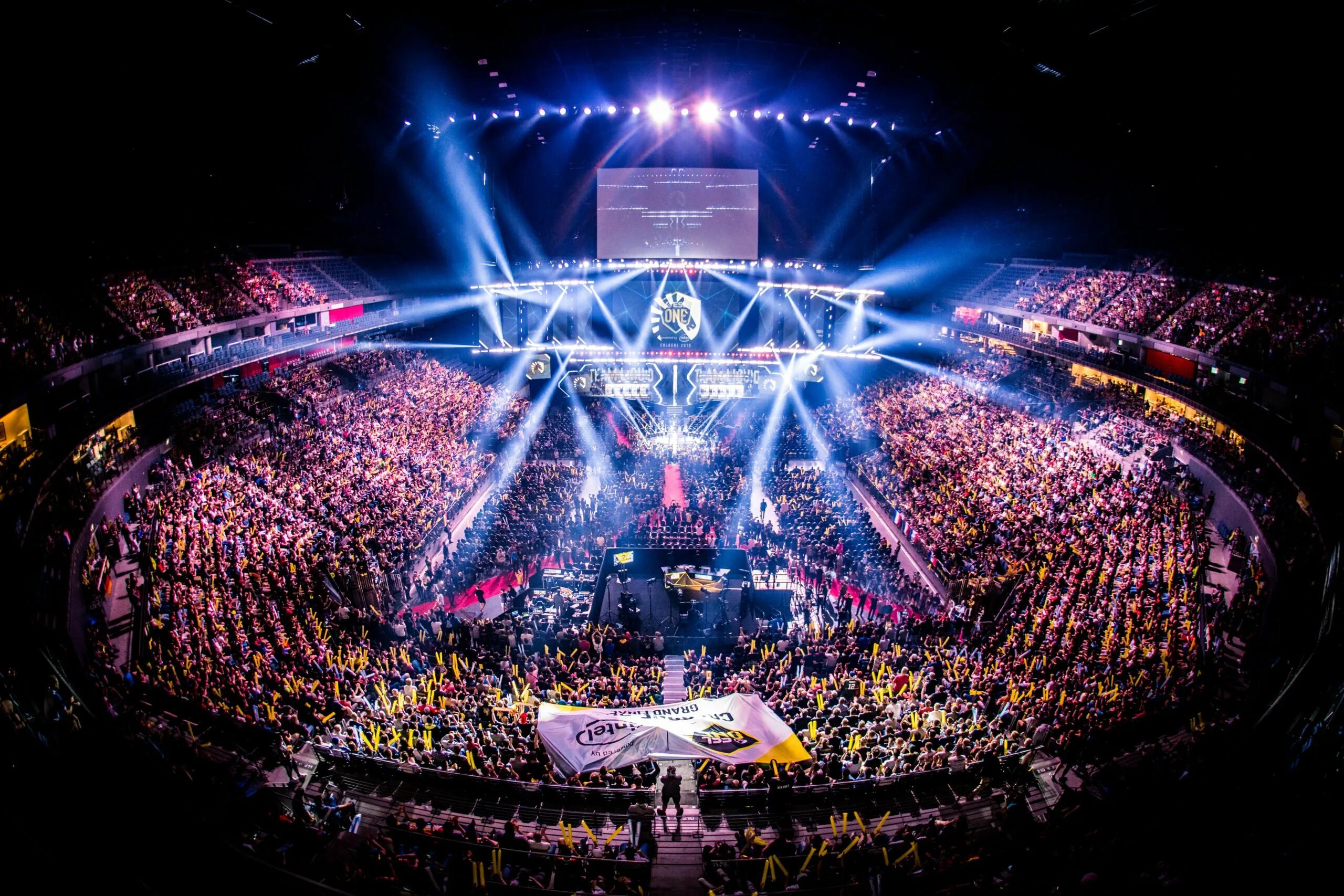 Киберспортивный стадион arena moscow. Spodek arena катовице. Арена мажора по кс го. Iem cologne 2023. Esl one cologne 2019 arena.