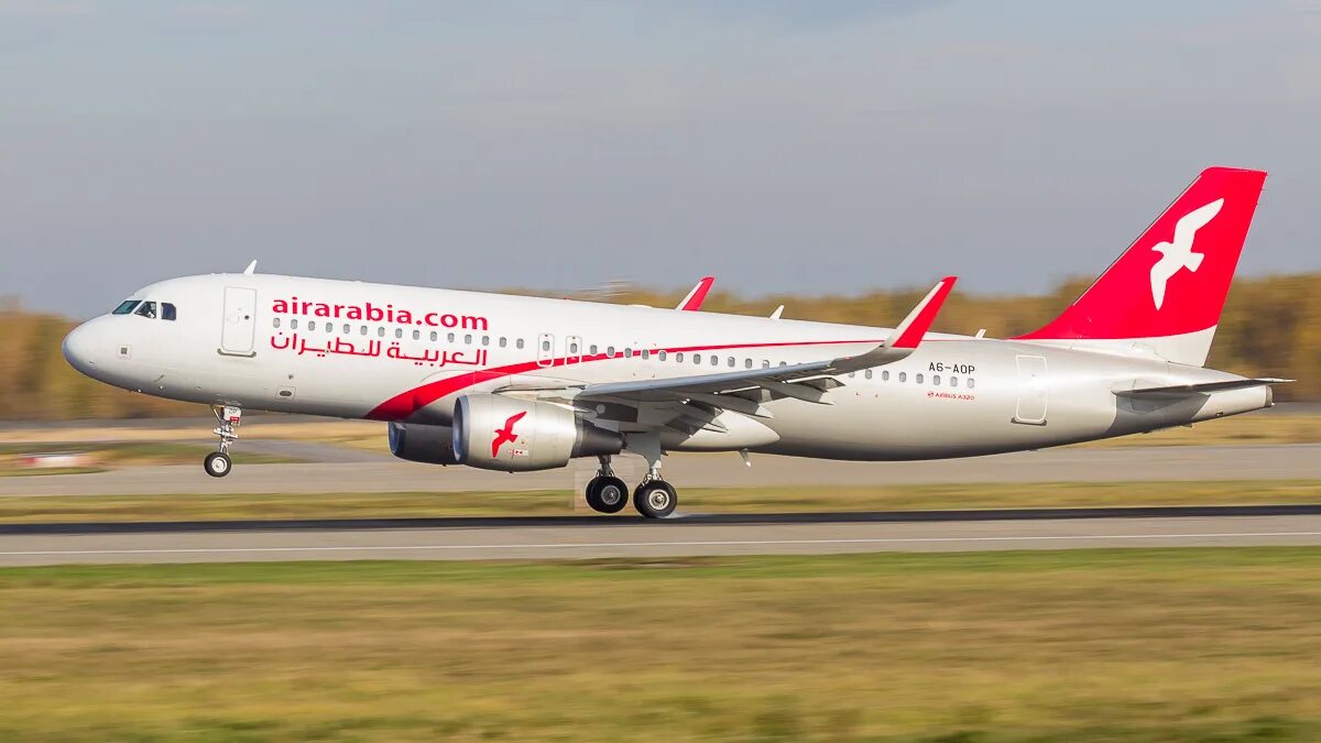 Айр арабиан. Air Arabia g9 955 Airbus а321. Самолет а320 Air Arabia. Air Arabia a320 салон. Аэробус а320 Эйр Арабия.