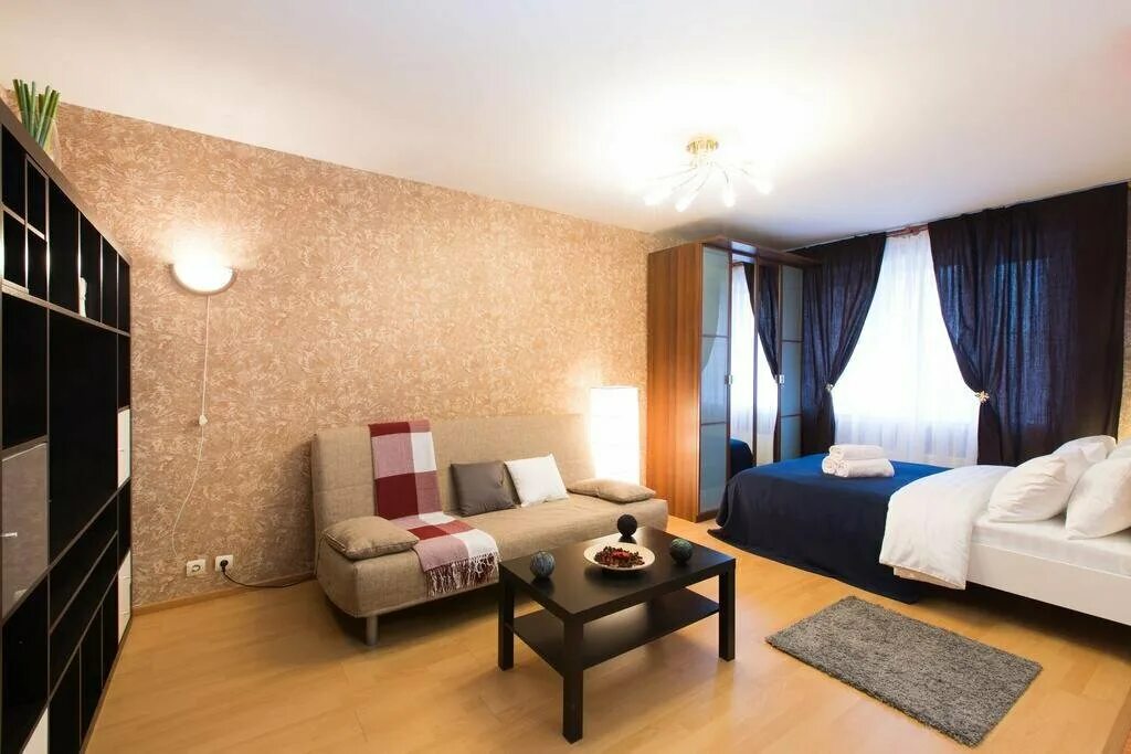 Квартира на сутки. Интерьер посуточной квартиры. Комната на сутки. Однокомнатная квартира на сутки. Комната на двоих в сутки.