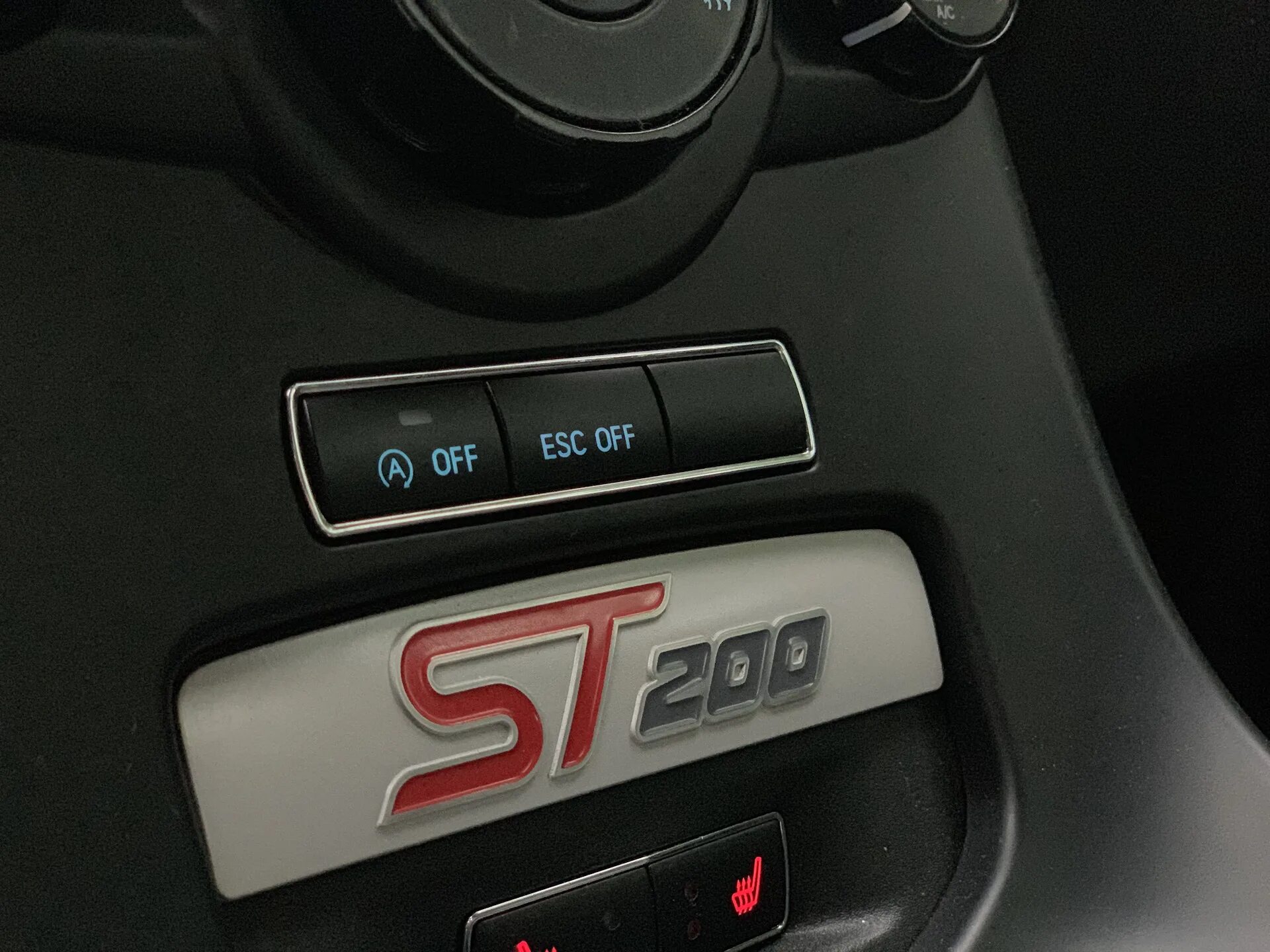Не работает кнопка esc. Ford fiesta кнопка старт-стоп. кнопки esc off fiesta. блок кнопок esp ford fiesta mk6. кнопка off атомобиле пежо 308.