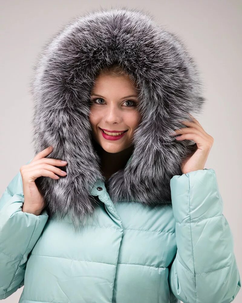 Мо чен 168 с мехом чернобурки. Черный. Парка женская с чернобуркой. Пуховик женский зимний с чернобуркой. Пуховик veralba чёрный с чернобуркой.