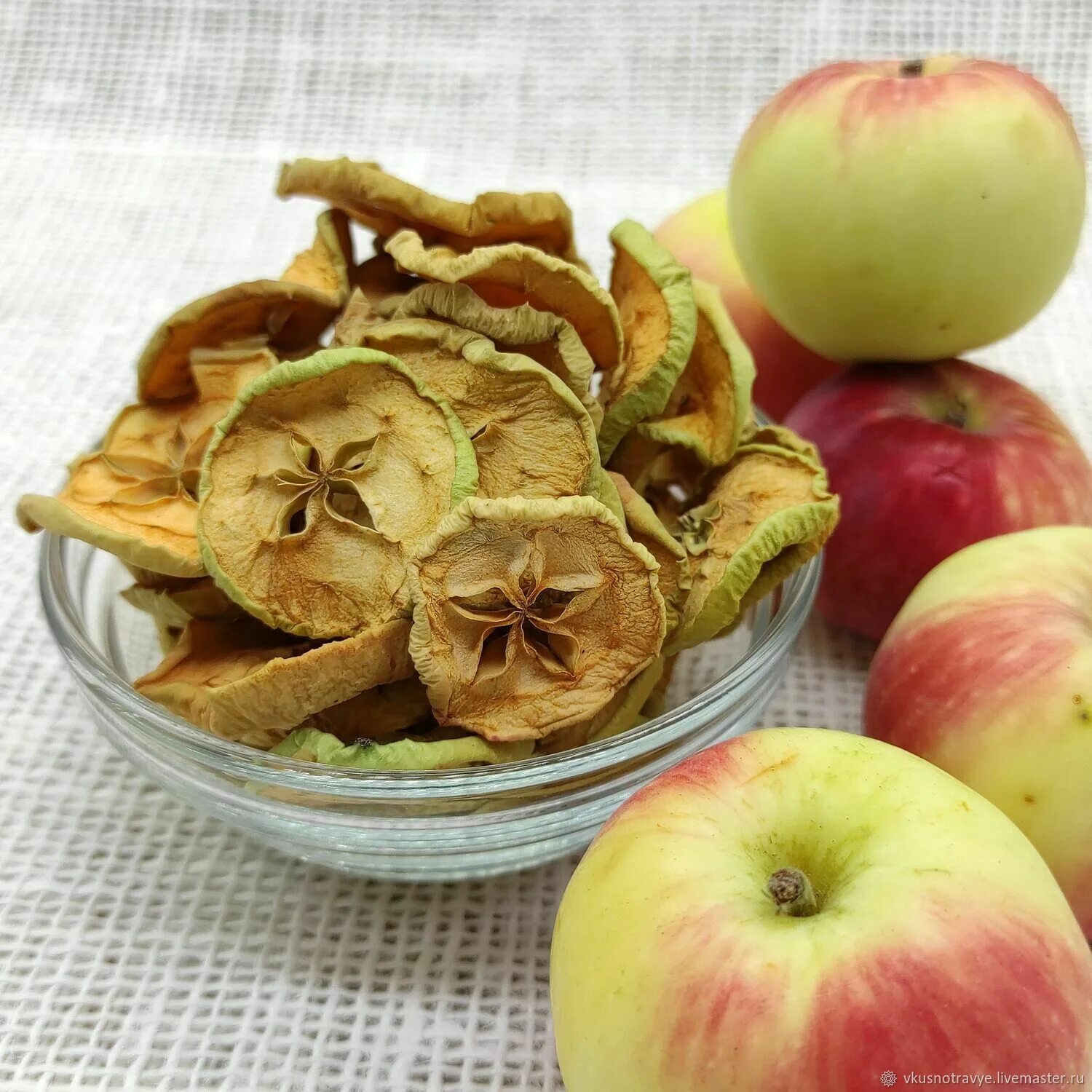 Сухие яблоки. Сухофрукты яблоки. Высушенное яблоко. Вяленые яблоки. Как сделать сушеные яблоки