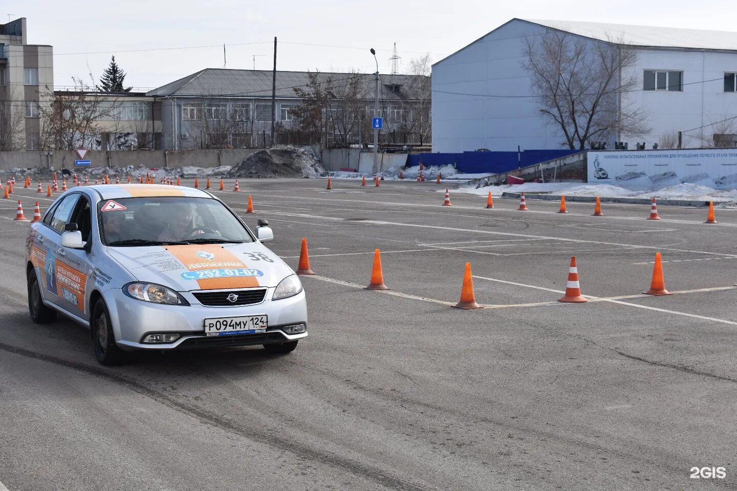 Сайты автошкол красноярск. Автошкола движение Красноярск. Автошкола движение Минусинск. Красноярск школа вождения. Автошкола автошкола Красноярск.