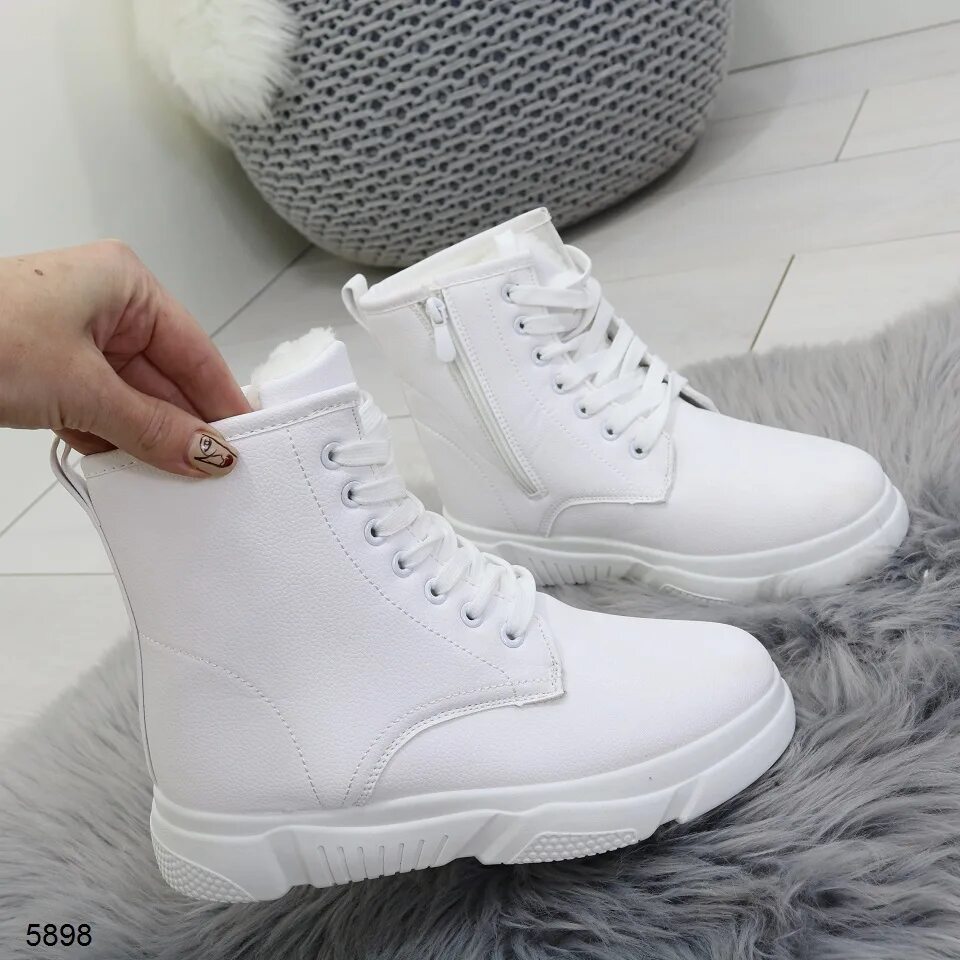 зимние ботинки белого цвета. белые зимние ботинки женские. ботинки wrangler белые. обувь myth ботинки зимние белые. валберис ботинки белые.