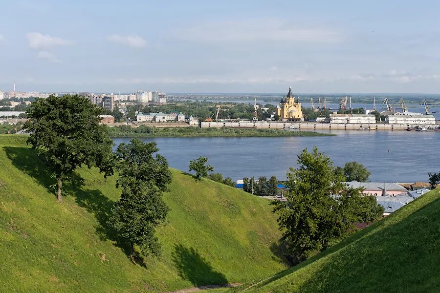 Город на холме какой город. Нижний Новгород холмы. Дятловы горы Нижегородская область. Нижний Новгород горы. Дятловы горы Нижний Новгород название холмов.