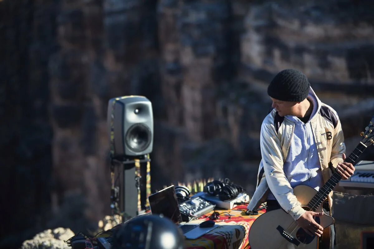 Smokin' and cryin' алекс роу. Alex enough. Джози и лиам. Alex enough. Roe lil blue.