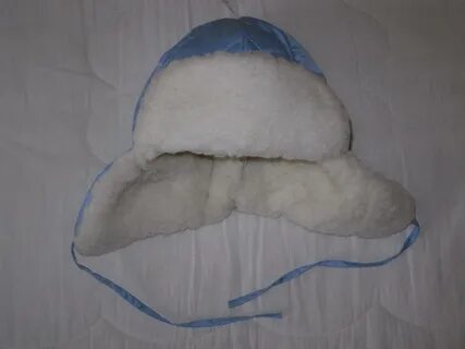 Снег санки шапки ушанки