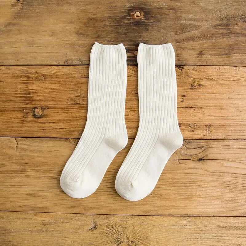 Лучшие белые носки. Носки белые однотонные. Белые носки мужские. Носки на ногах. Лучшие белые носки.