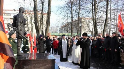 Открытие памятника воинам