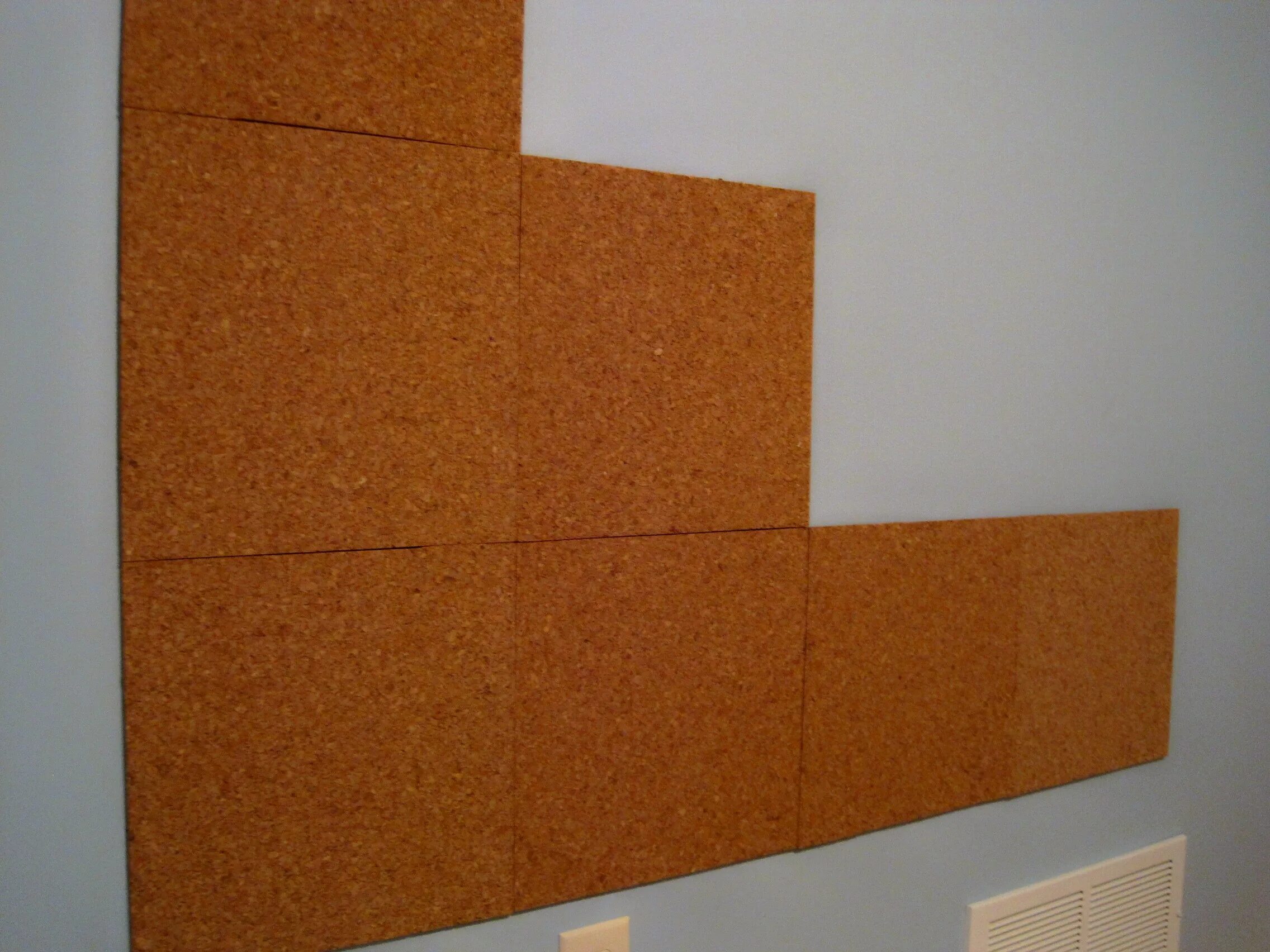 Пробка внутри. Пробковые панели для стен. Пробковые звукоизоляционные панели для стен. Пробковая плитка для стен. Пробковые панели для шумоизоляции стен.