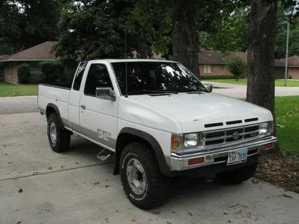 Nissan d10