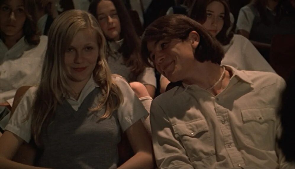 13 девственниц. Девственницы-самоубийцы / the virgin suicides (1999). девственницы-самоубийцы фильм 1999 джош хартнетт. джош хартнетт девственницы самоубийцы. девственницы самоубийцы хейден.