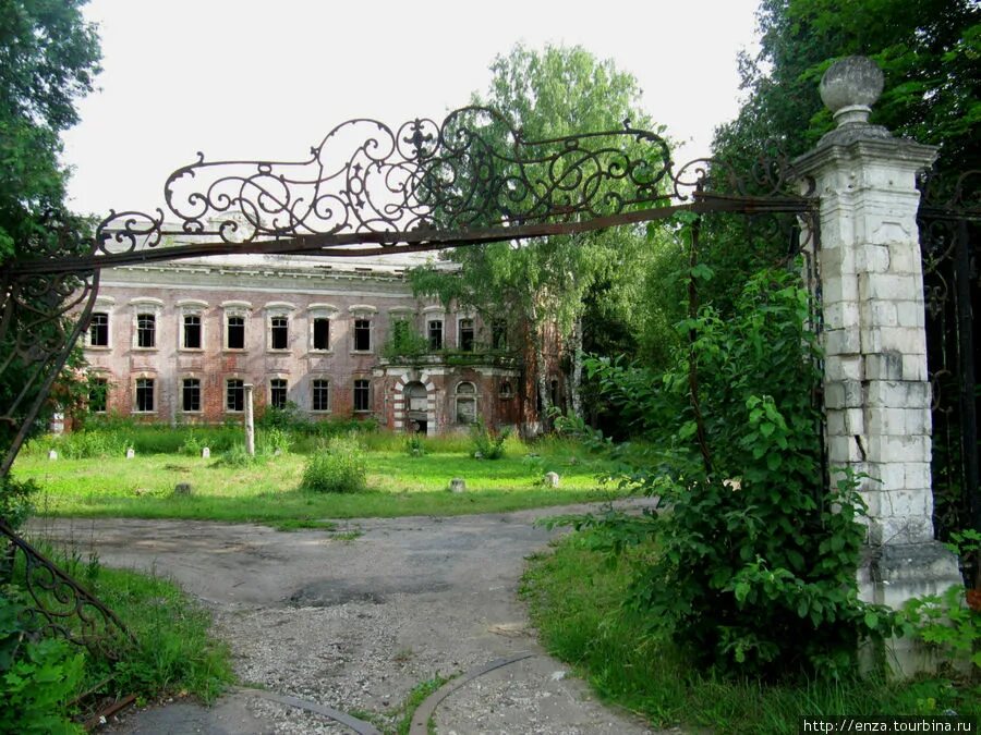 Усадьба семеновское отрада. Усадьба отрада семеновское московская область. усадьба орлова давыдова москва. усадьба семёновское-отрада ворота. поместье отрадное семёновское.