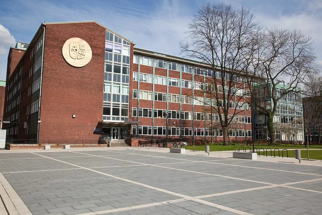 Ростокский университет в германии. University department. Carnegie mellon university in qatar. Кембридж химия. Колледж бристоля 1876.