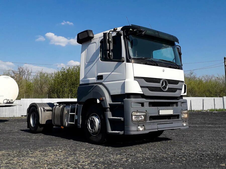 Мерседес аксор купить бу. Mercedes Axor 1843. Mercedes-Benz Axor KAMAZ-5490. Mercedes-Benz Axor 1843 LS. Мерседес Аксор 2012.