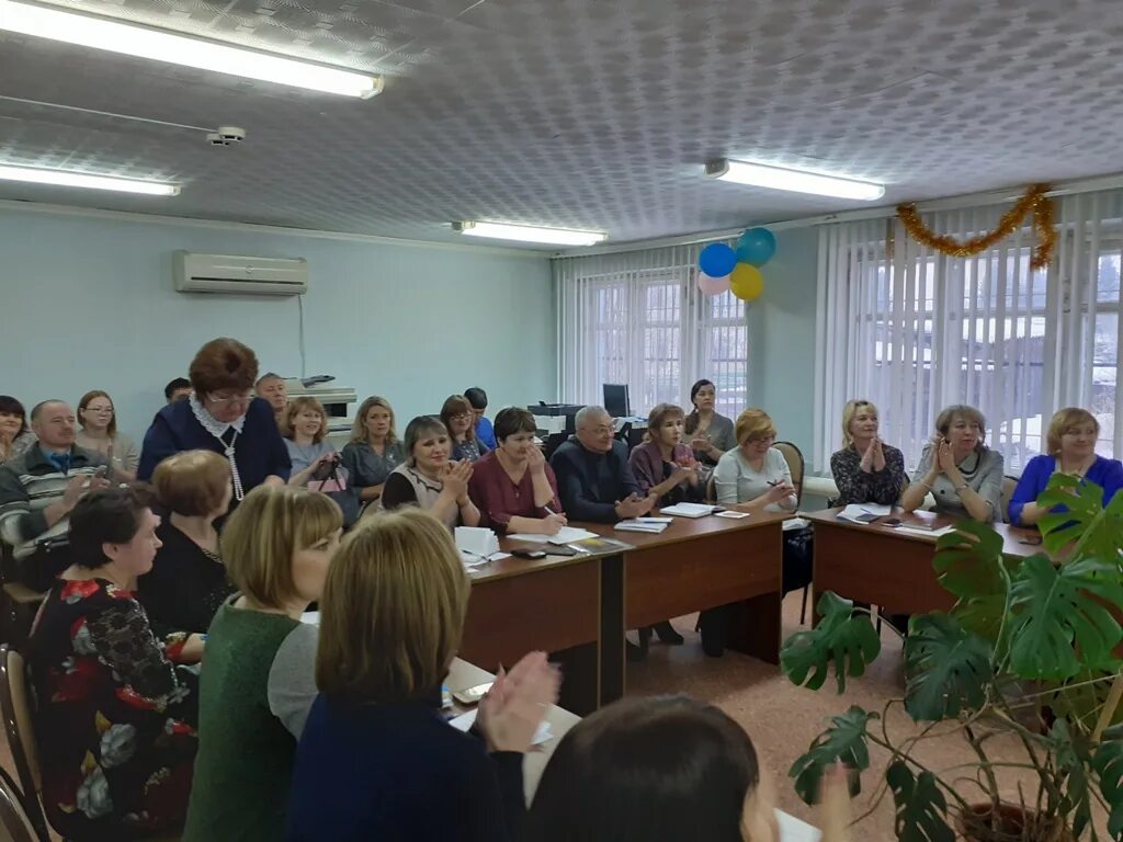 Комитет образования омского. Комитет образования омского. Администрация омской области тарского района. Комитет образования омского. Мфц тевризского района.