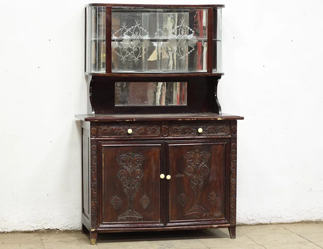 Буфет горка старинный. Версаль сервант вр-310. Мебель шатура серванты горка сервант. Полубуфет поставец. Буфет горка.