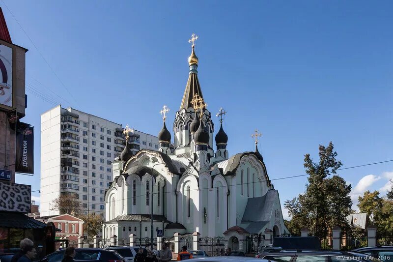 Церковь возле метро. Церковь воскресения христова в сокольниках. церковь в сокольниках у метро. воскресенский храм в сокольниках в москве. кедровская церковь в сокольниках.