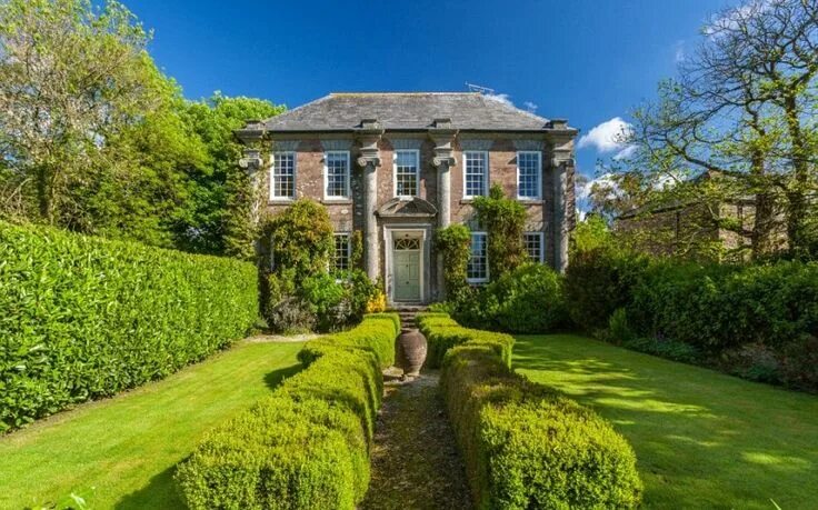 My little white home by Nadine English manor houses, English country house, Beau