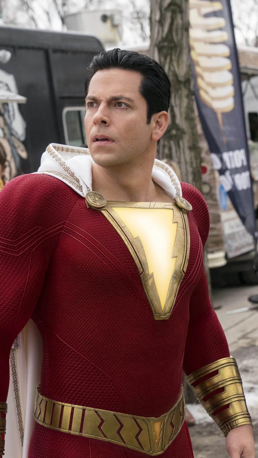 Закари Левай Шазам. Закари Левай Шазам 2. Билли Бэтсон Шазам 2019. Zachary Levi 2022.