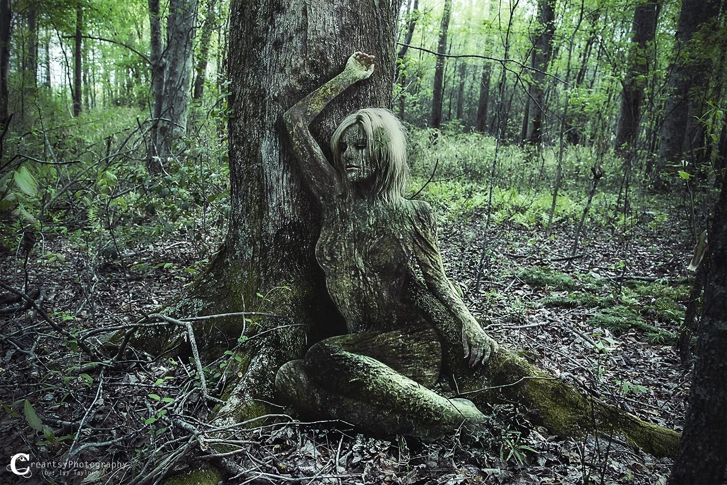 Лесной житель человек. Кикимора болотная фильм. страшные фигуры в лесу. страшные болота. лесной человек.