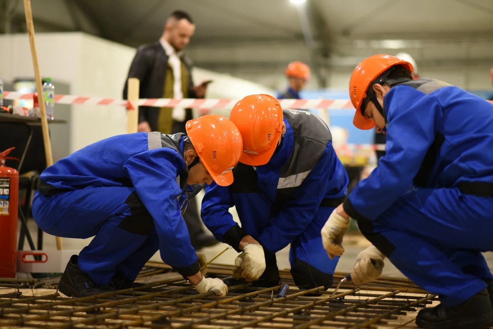 романов андрей николаевич иркутская нефтяная компания. инженер связист. малышев вячеслав мосотделстрой. ведущий инженер.