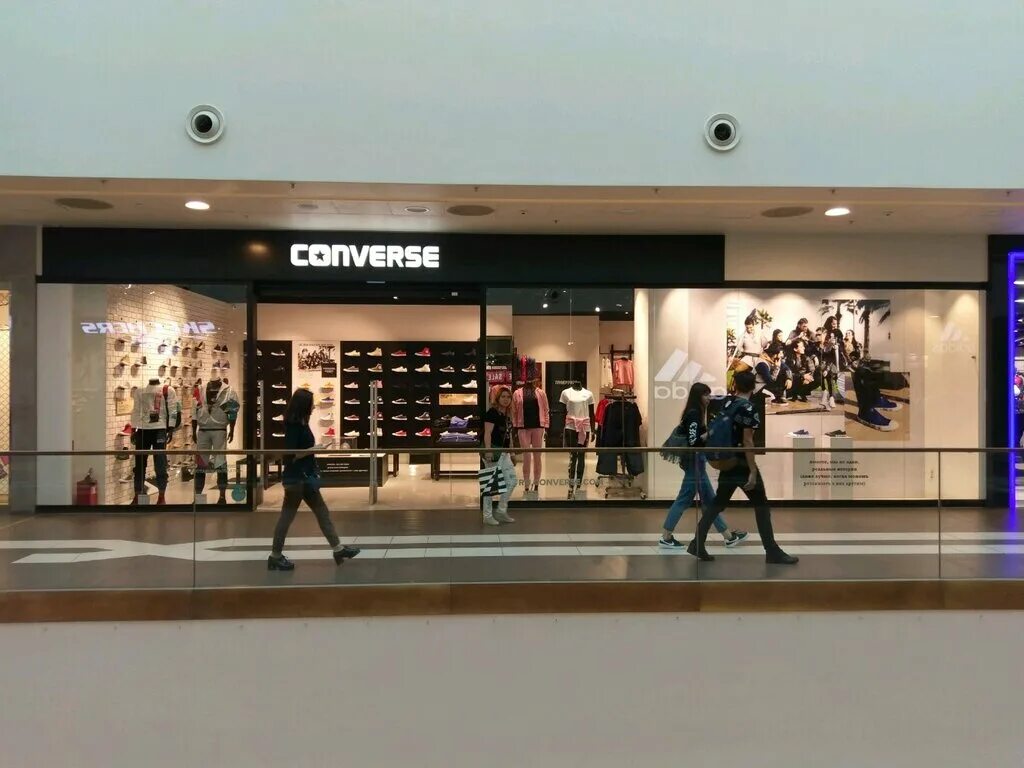 мега дыбенко. савушкина, 126. трц галерея санкт-петербург 1 этаж. U. одежда в галерее спб.