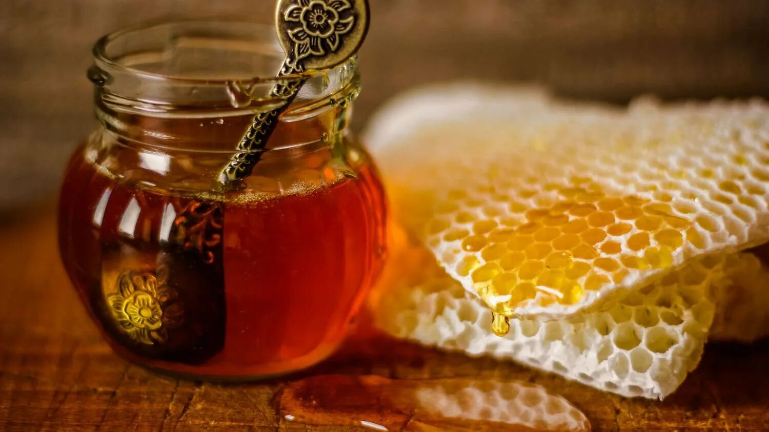 Сладок твой мед. Красивые баночки для меда. Мёд в сотах. Красивый мед. Мёд цветочный.