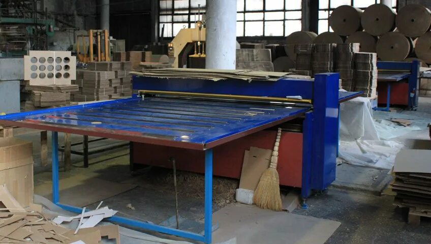 Сухонский картонно-бумажный комбинат гофротара. Упаковочный завод. Визитки производителей гофроупаковки. Топливные брикеты паллет. Завод по производству картона.