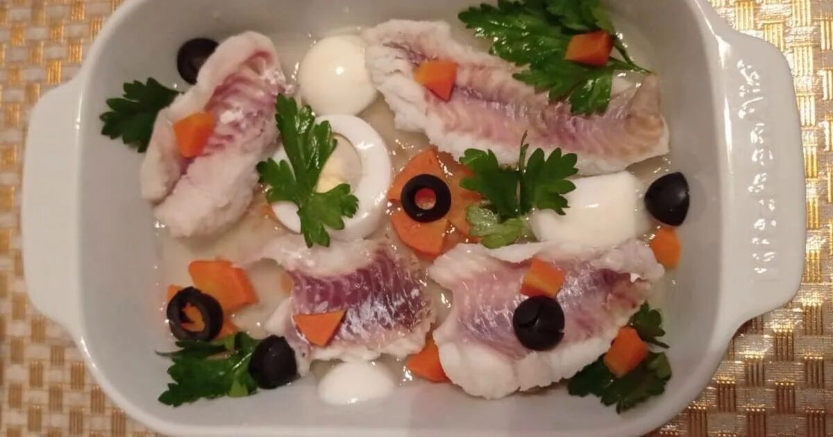 Какое можно сделать заливное. Заливное морское дно. украшаем блюда заливной рыбы. заливное маслины. заливное со сливками и рыбой.