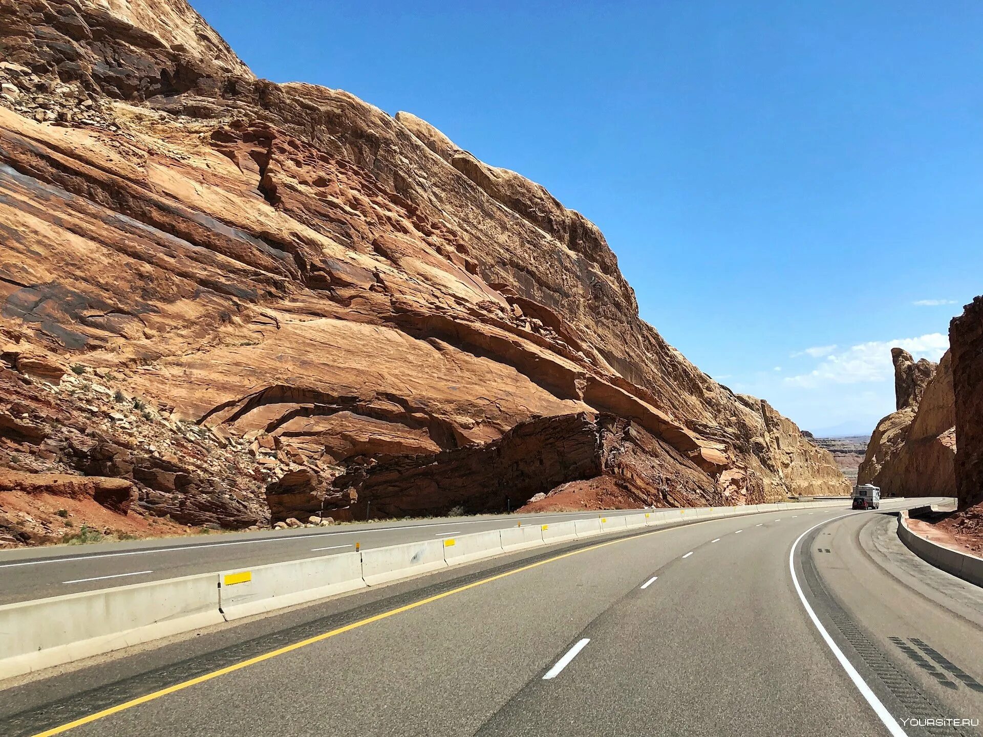 10 Unusual Stops Along Route 66 TheTravel Death valley national park, Scenic rou