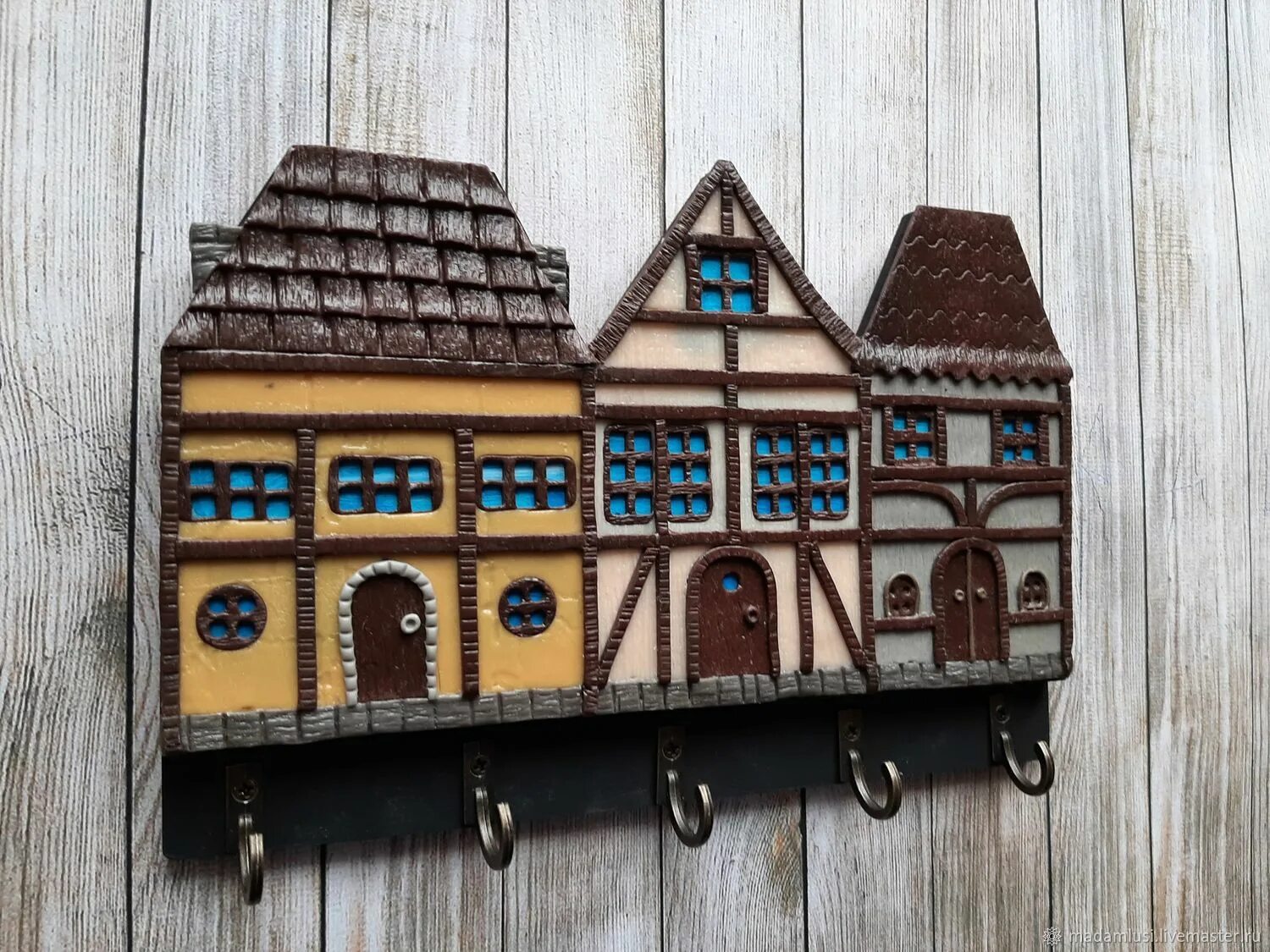 Ключница настенная большая 65x35. Ключница домик. Креативная ключница. Домашние ключницы. Валберис ключницы настенные.