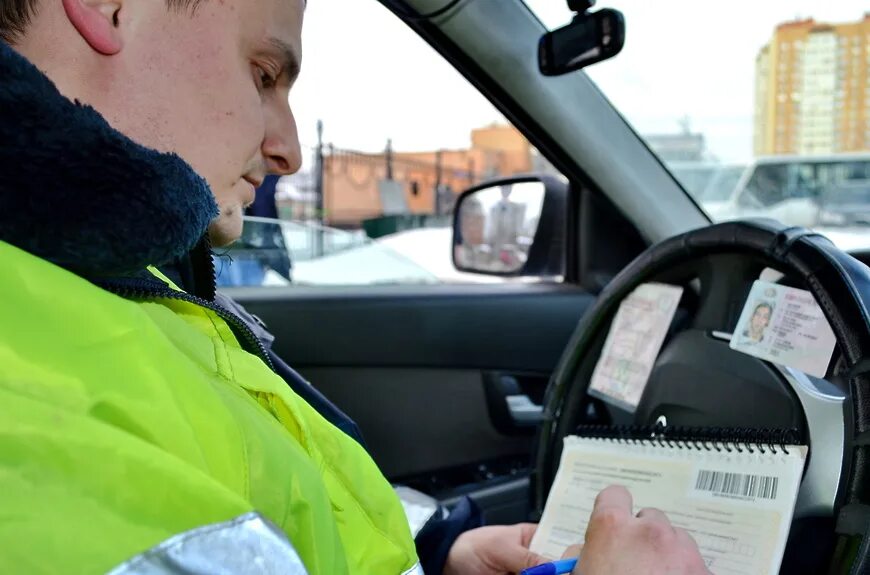 Водитель балашиха. Избил водителя скорой помощи. Юрий дронин ульяновск. Такси закажи такси. Водитель балашиха.