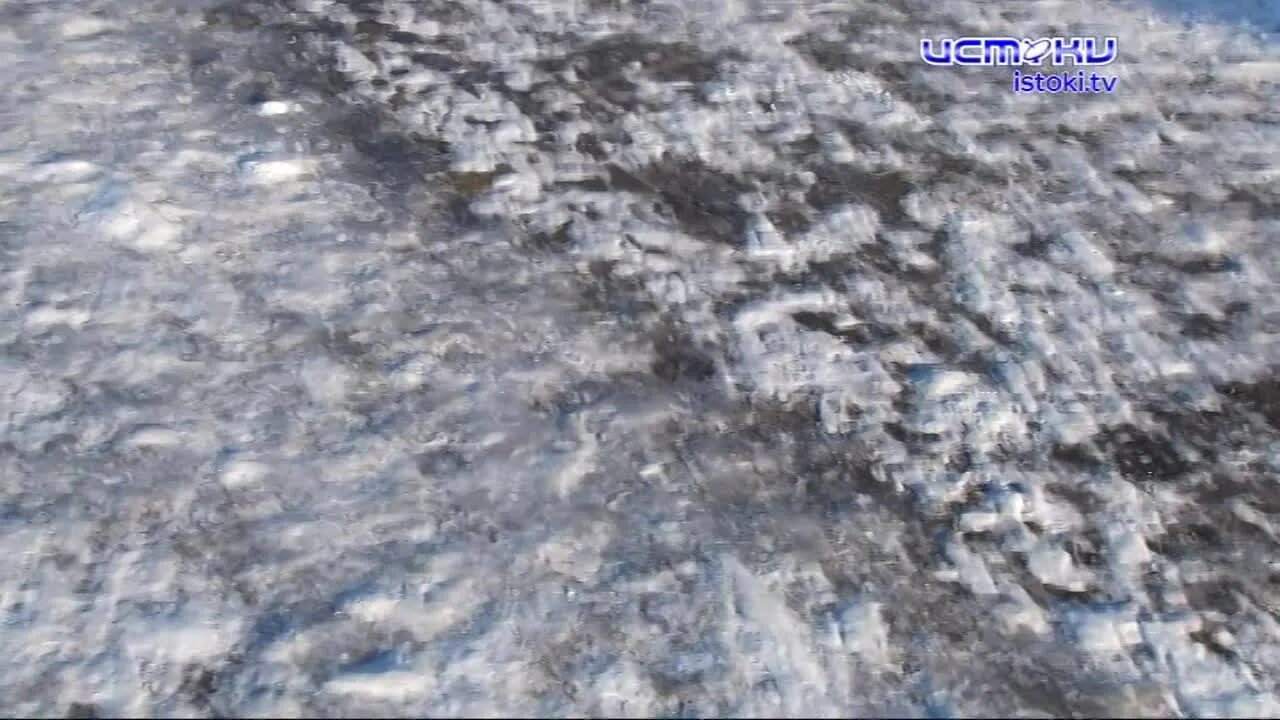 Тротуар лед каток. Гололед в орле сегодня. Скользкий тротуар. Наледь на дороге. Гололедица на дорогах.