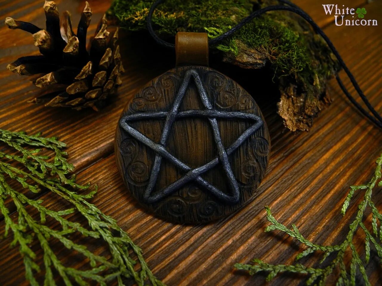 Магазин ведьмино счастье в краснодаре. Ир центр вакансии. Ведьмина удача. Крестовая свеча лилит. Интернет магазин для ведьм.