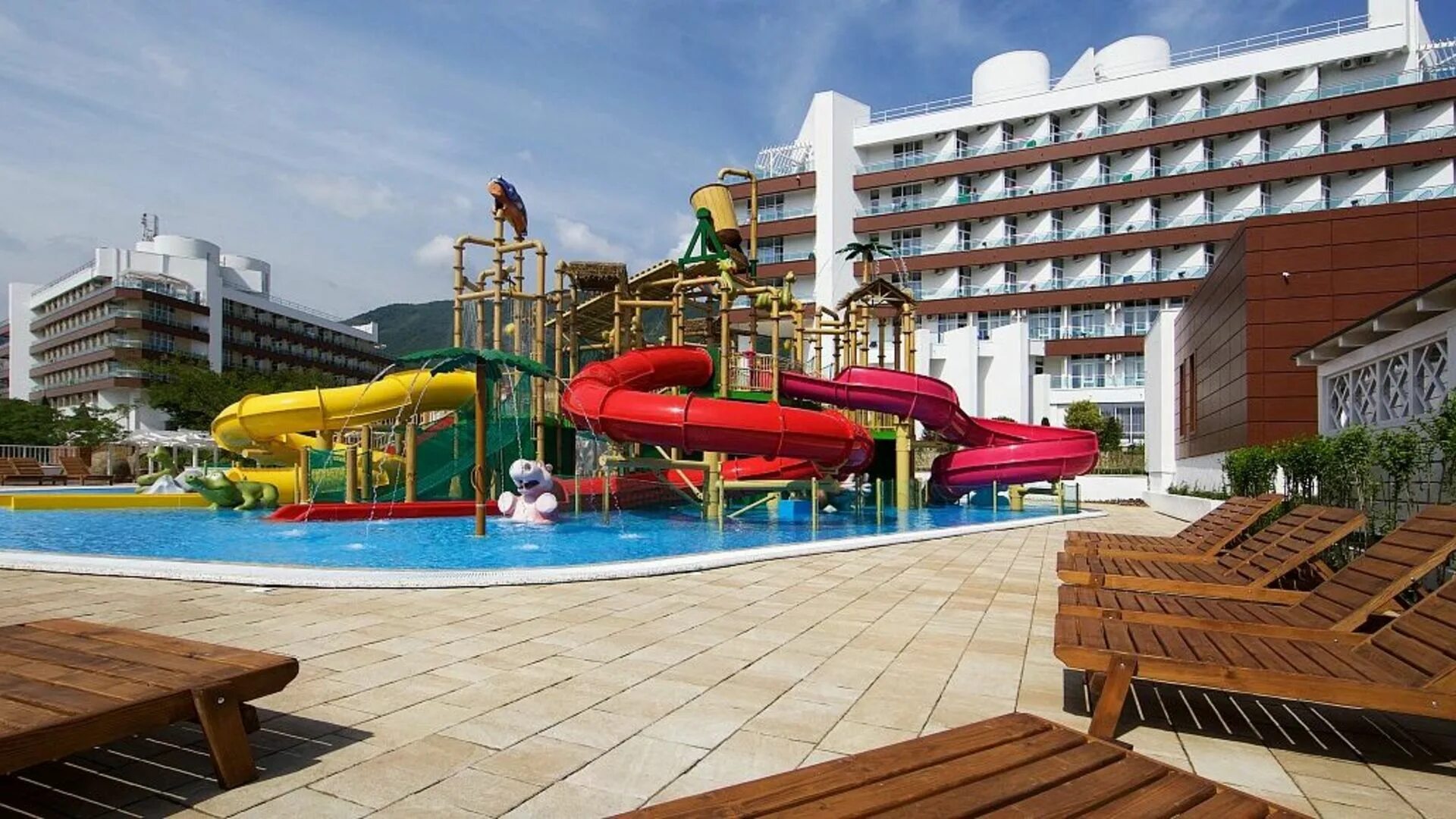 Алиана сочи отель. Отель в Геленджике Alean Family. Отель Alean Family Resort Spa Biarritz.