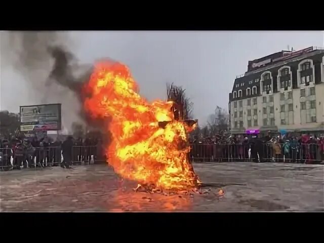 Сжигание масленицы в коломенском. Сожжение Масленицы 2022 Псков. Сожгли Масленицу в Абакане. Видео сожжение Масленицы. Сожжение масленницы 2017г. - Старый городок, площадь у "Ярославны".