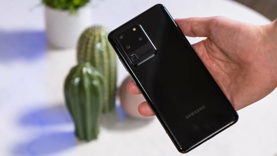 Samsung s21 plus в руке. Samsung galaxy s20 plus. Samsung galaxy s20 plus 8/128gb. Обзор самсунга 20. Samsung s20+ 5g обзор.