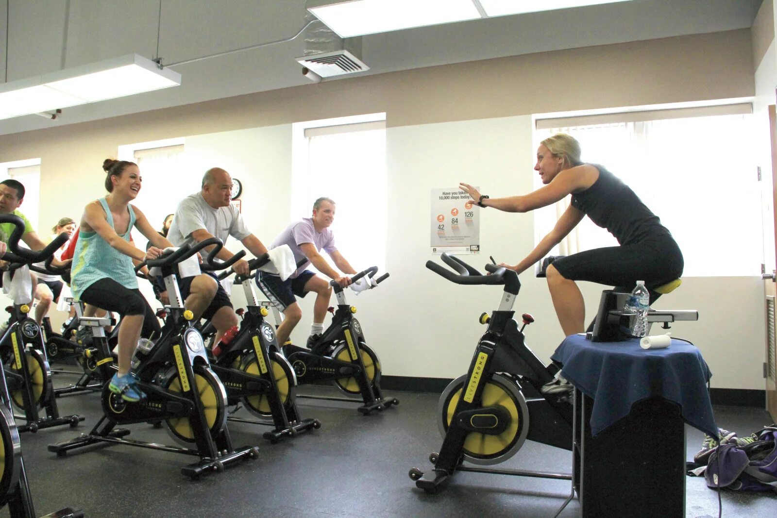 Сайклинг тренировка. Сайкл indoor cycle s300. сайкл (или сайклинг). сайкл тренировка cycle. вело фитнес.