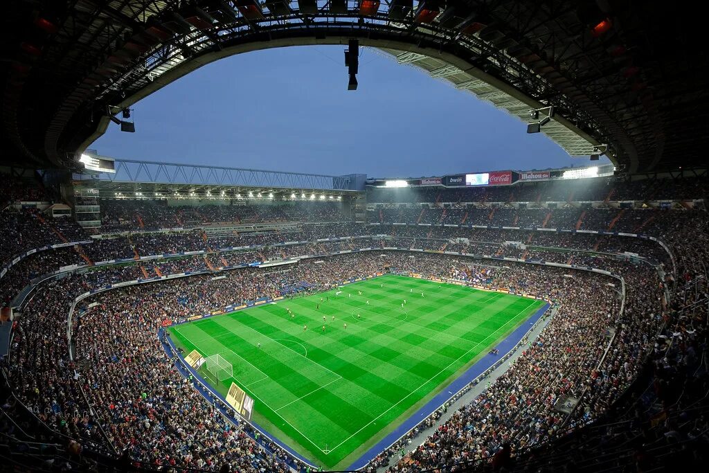 Граждан стадион. Стадион Сантьяго Бернабеу (Estadio Santiago Bernabéu). Стадион Сантьяго Бернабеу 2022. Футбольное поле Сантьяго Бернабеу. Реал Мадрид стадион Сантьяго Бернабеу.
