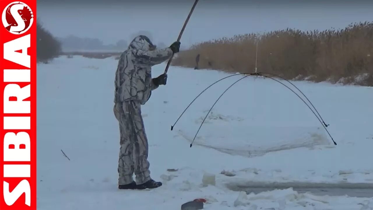 Ловлю рыбы на хапуги. Паук для ловли живца зимой. Рыболовный подъемник хапуг. Рыбалка на паук рыбалка на хапугу рыбалка на подъёмник. Паук подъемник для рыбалки.