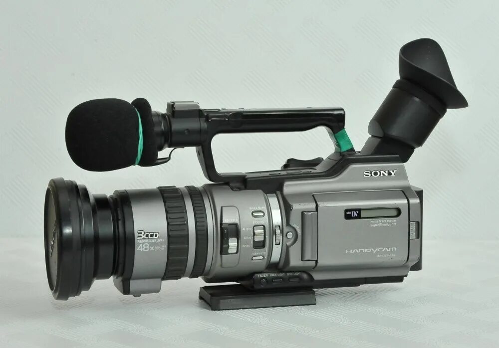 Sony dcr vx2100e. Sony 2100. Panasonic vx 2100. Сони 2100 видеокамера. Sony 2100.