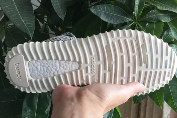 Adidas Yeezy 350 подошва. Подошва ИЗИ буст 350. Adidas Yeezy Boost 350 подошва. Адидас ИЗИ буст 350 подошва. Подошва кед адидас