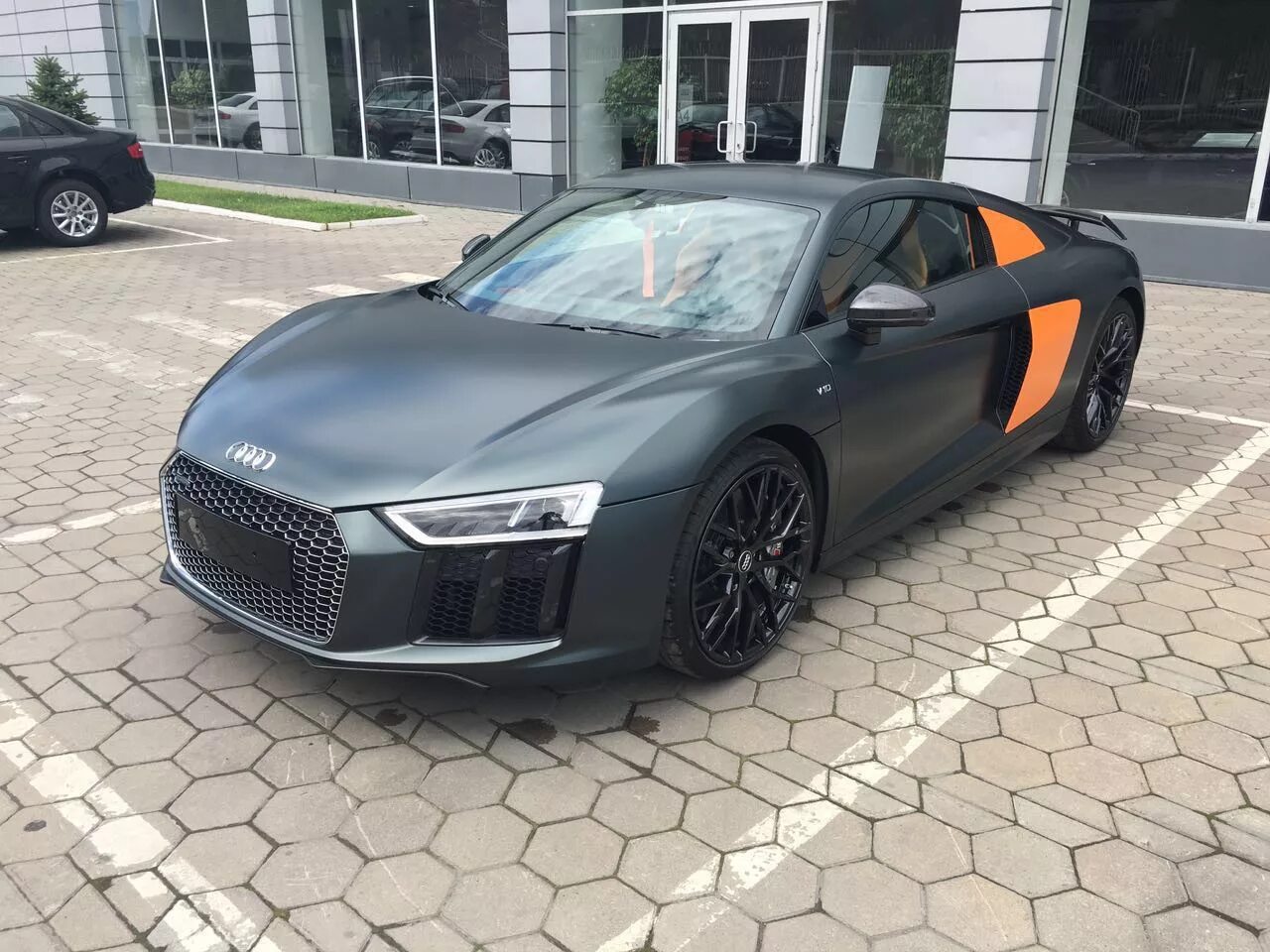 Автомобиль 500 000 рублей. 2016 Audi r8 v10 Plus. Ауди r8 2023 back Lights. Ауди за 2 миллиона. Ауди 500 Ауди 500.