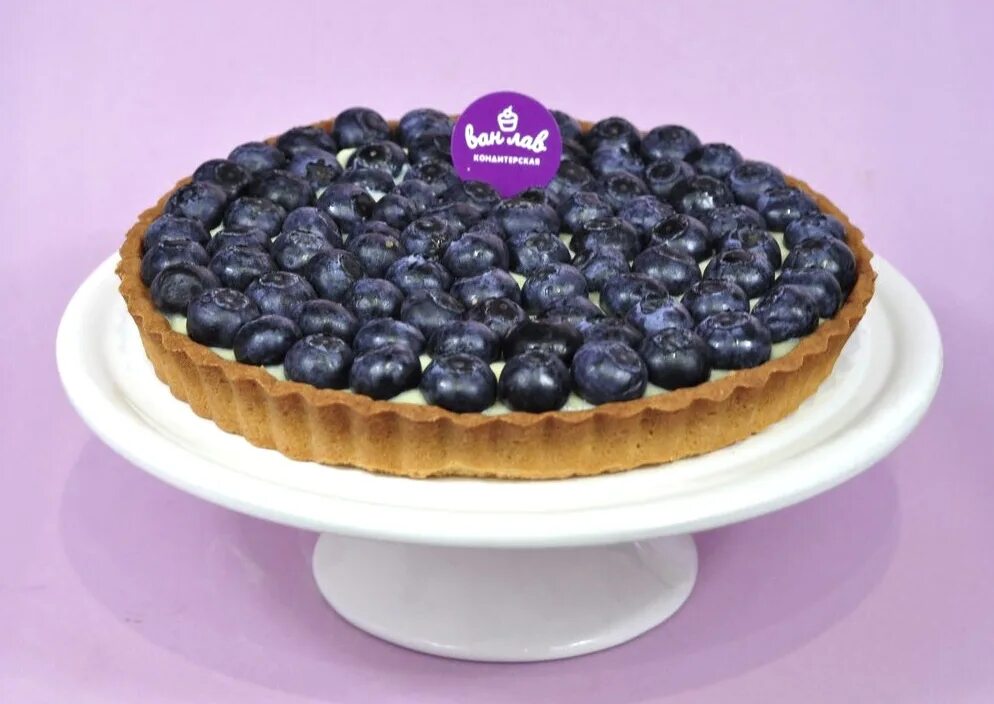 черничный тарт с миндальным коржом. черничный тарт. пирожное с черникой. черничный тарт. черничный тарт рецепт приготовления.