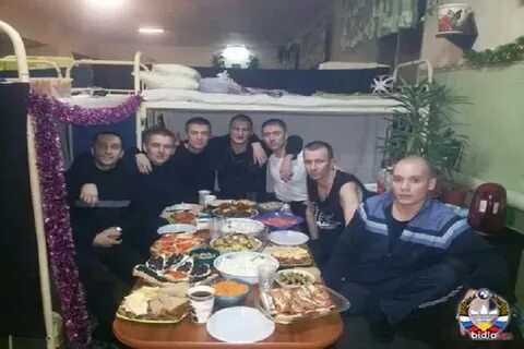 Застолье в колонии