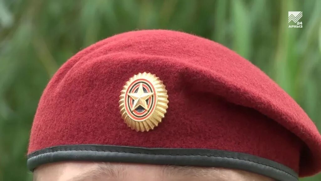 Берет символ. Братство краповых беретов эмблема. Берет символ. Голубой берет сувенир. Берет символ.