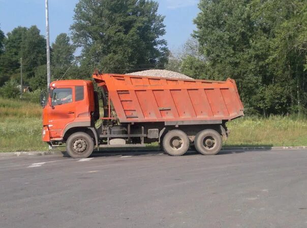 Камаз песка стоит. Камаз самосвал 65 115 10 кубовый. Рендер камаз песком. Самосвал 30т с пгс разгрузка. Самосвал камаз 65115 груженый.