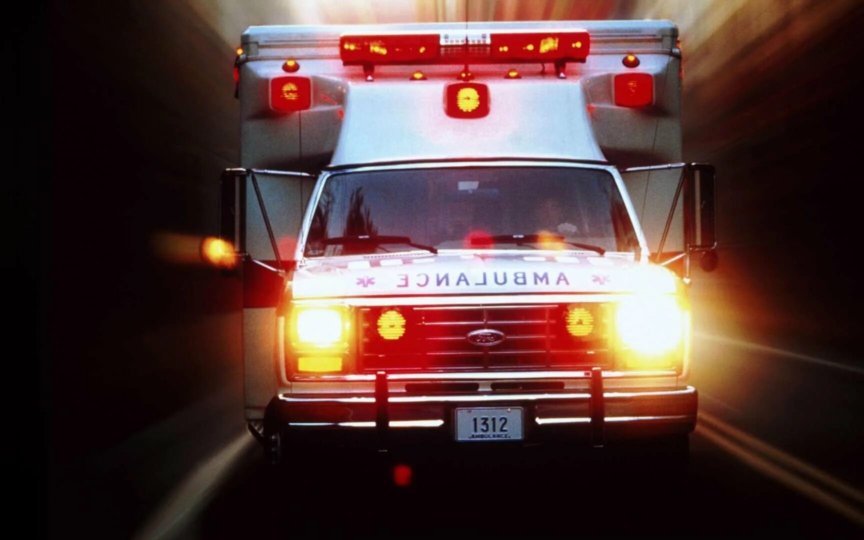 Скорая минус. Ford e450 ambulance. скорая с мигалками. машина скорой. машина скорой помощи с мигалками.